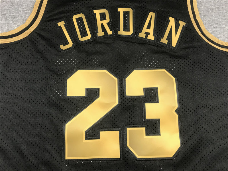 Men's Chicago Bulls Michael Jordan 1997-98 Black Hardwood Classics Swingman Jerseys