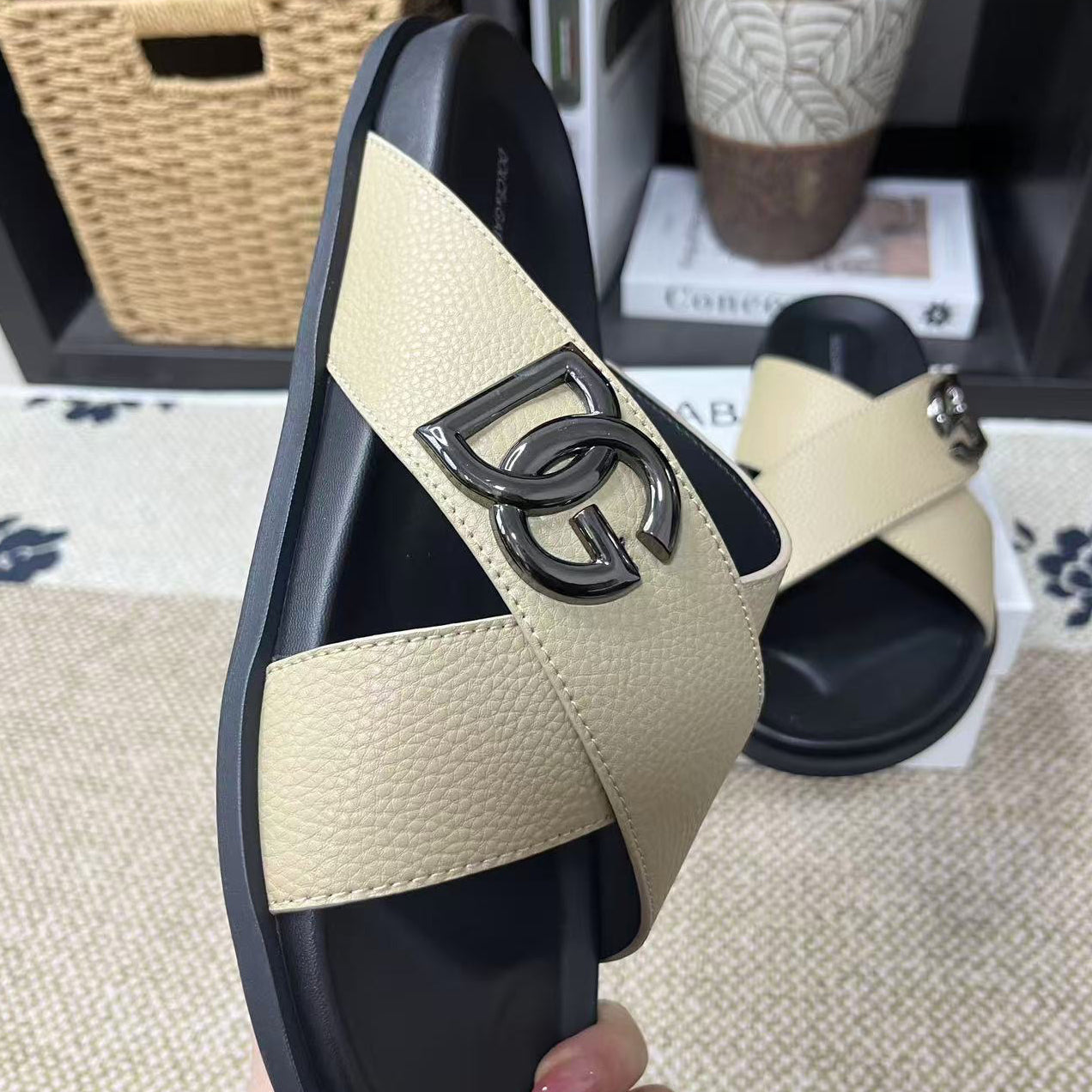Dolce & Gabbana D&G Logo Print Slide Sandals – Unisex Couple's Summer Slippers