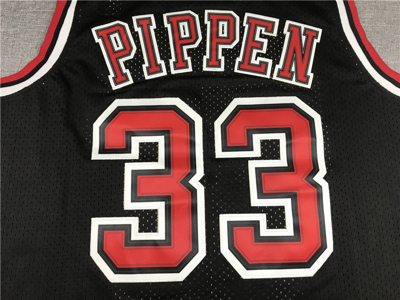 Men's Chicago Bulls Scottie Pippen 1997-98 Black Hardwood Classics Swingman Jerseys
