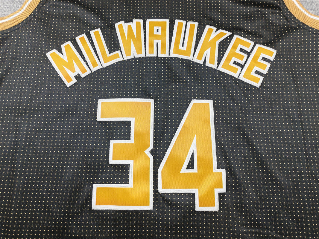Men's Milwaukee Bucks Giannis Antetokounmpo #34 Black Select Series Swingman Jerseys