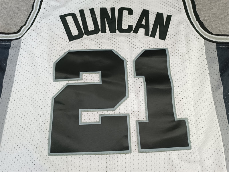 Men's San Antonio Spurs Tim Duncan White 1998-99 Classics Swingman Jerseys