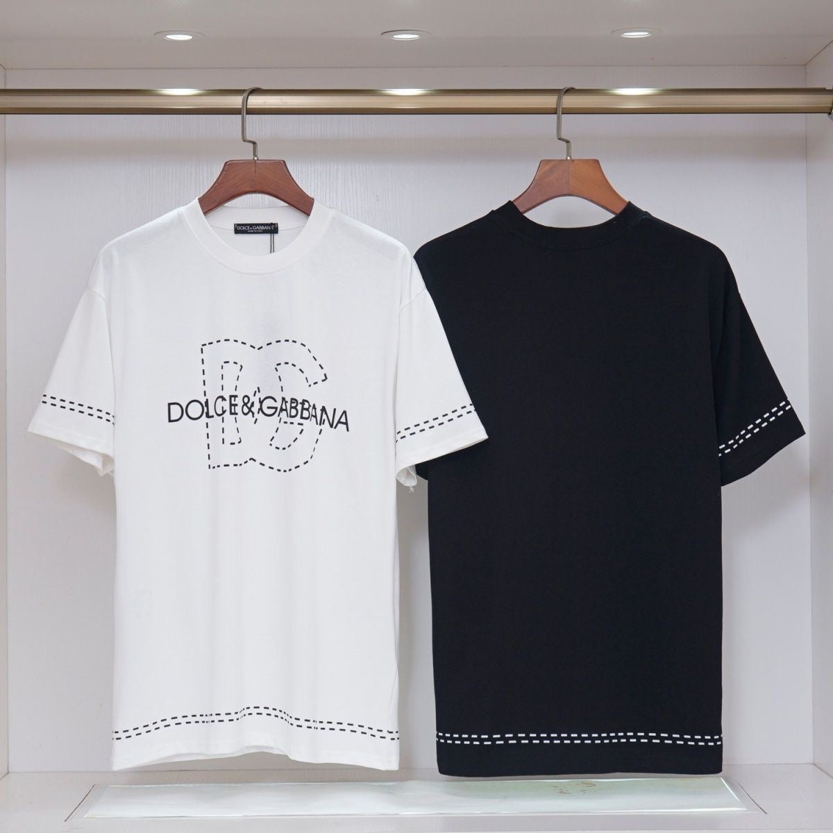 DOLCE&GABBANA DG Logo Print Pure Cotton T-Shirt – Black & White | S–XXL