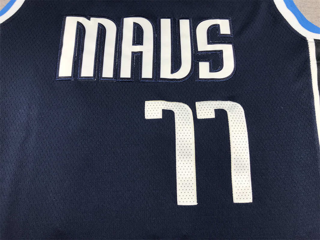 Men's Dallas Mavericks Luka Doncic #77 Navy 2022/23 Statement Edition Swingman Jerseys
